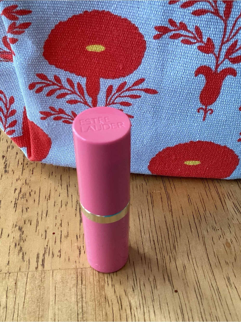 Estée Lauder Lipstick Full Size REBELLIOUS ROSE plus Makeup bag - Picture 3 of 4